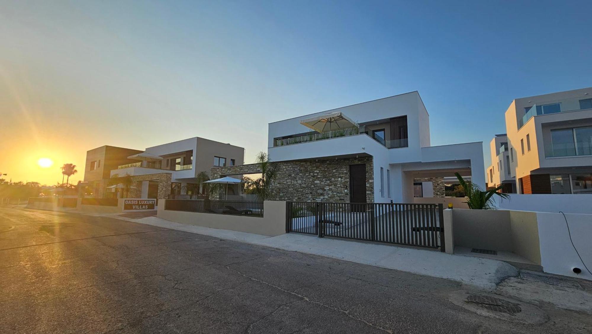 Oasis Luxury Айя-Напа