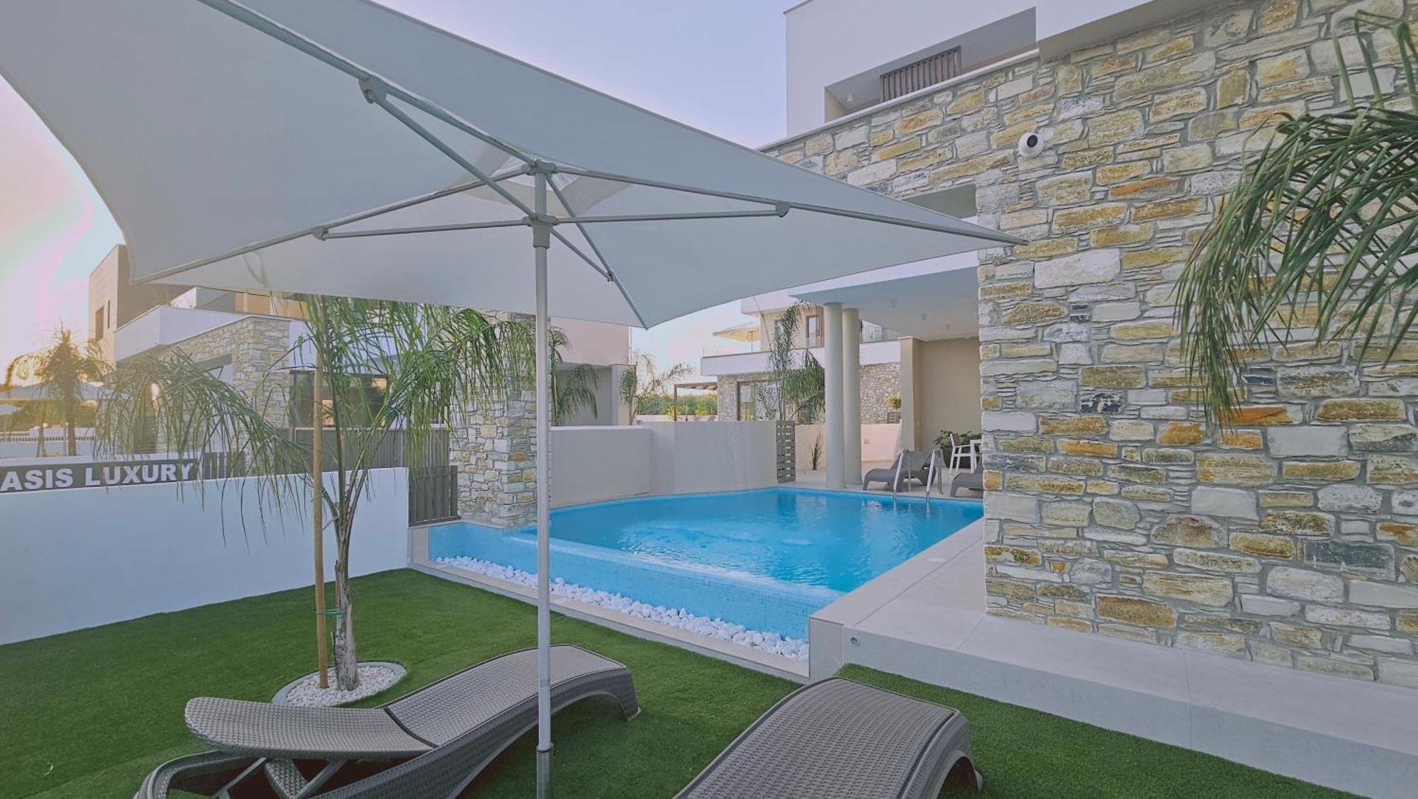 Вилла Oasis Luxury *