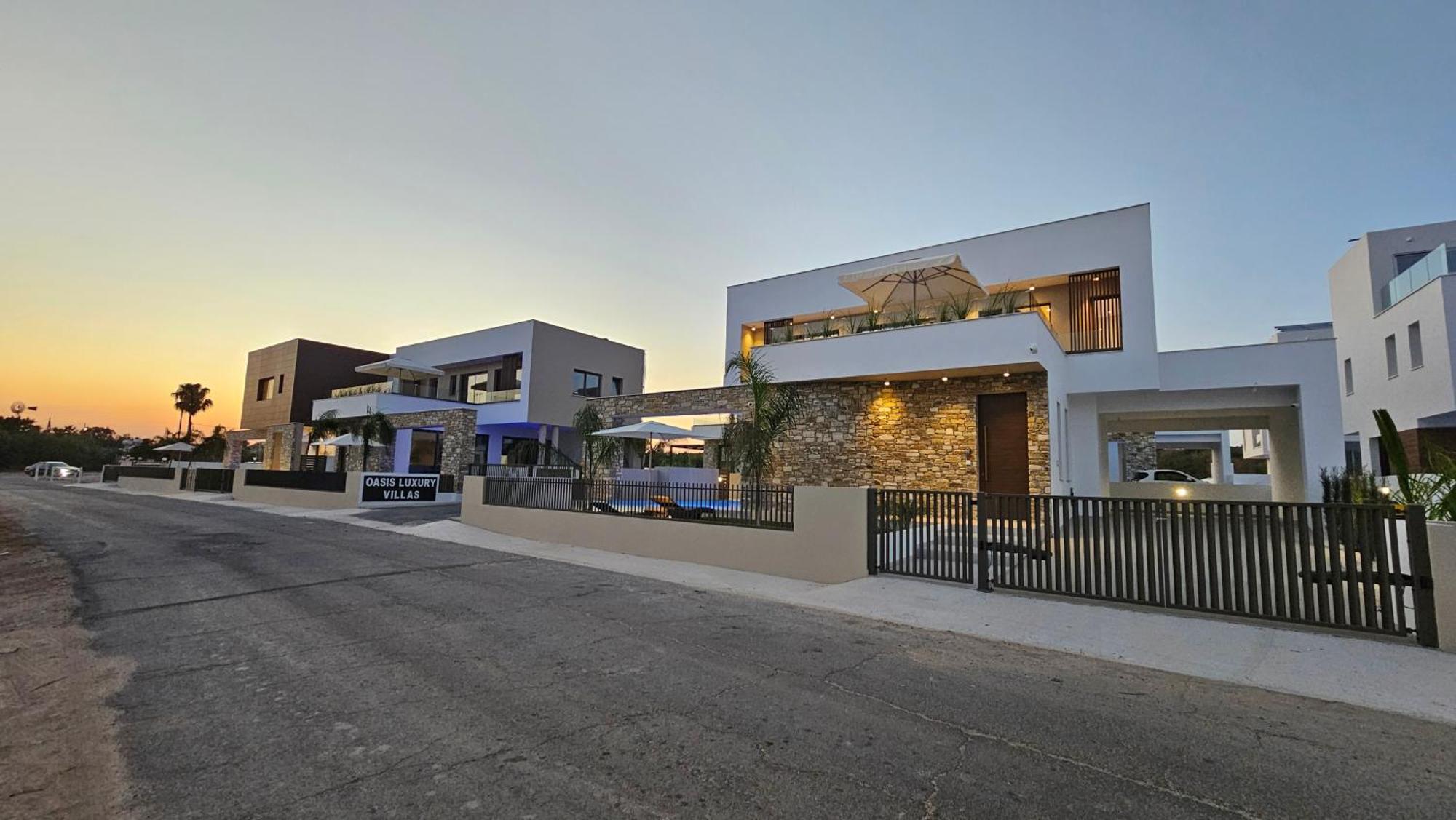 Oasis Luxury Айя-Напа