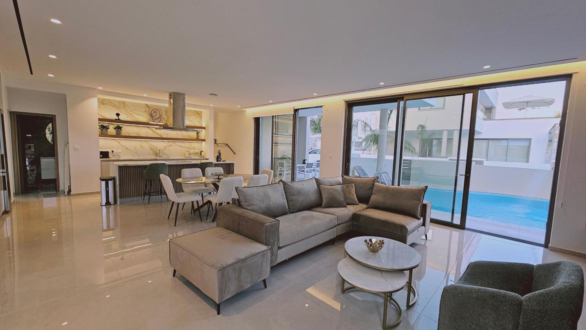 Oasis Luxury Айя-Напа